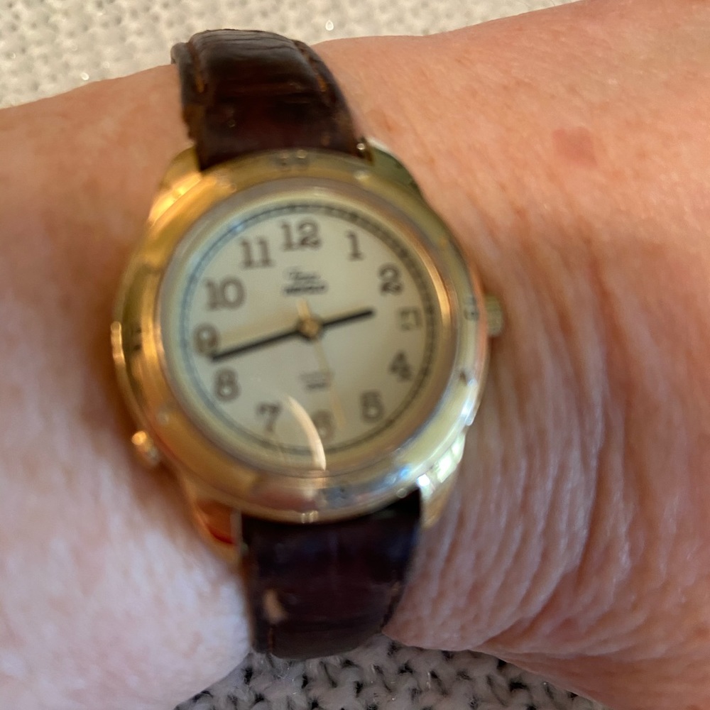 BIG PRICE DROP‼️😛Watch with leather band
